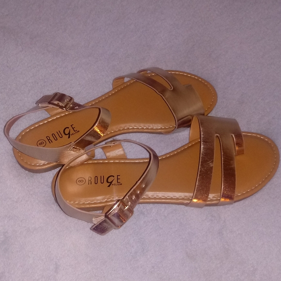 Rose Gold toe loop Sandals - Picture 2 of 6